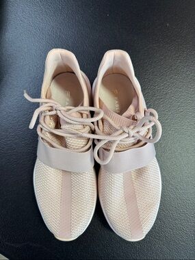 Fabletics Women's Pale Pink Knit Lace-Up Sneakers